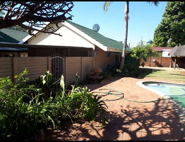 4 BEDROOM HOUSE SOLD IN MAGALIESKRUIN